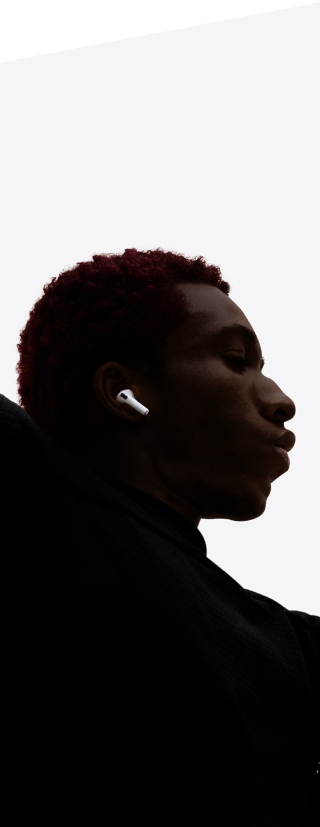 AirPods Pro 3 in het oor van een danser